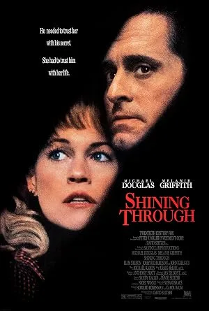 Karanlığın Ötesinde film afişi